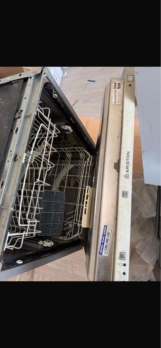 Продам посудомоечную машину