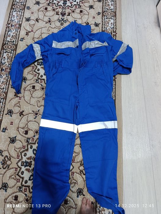 Продам спец одежду