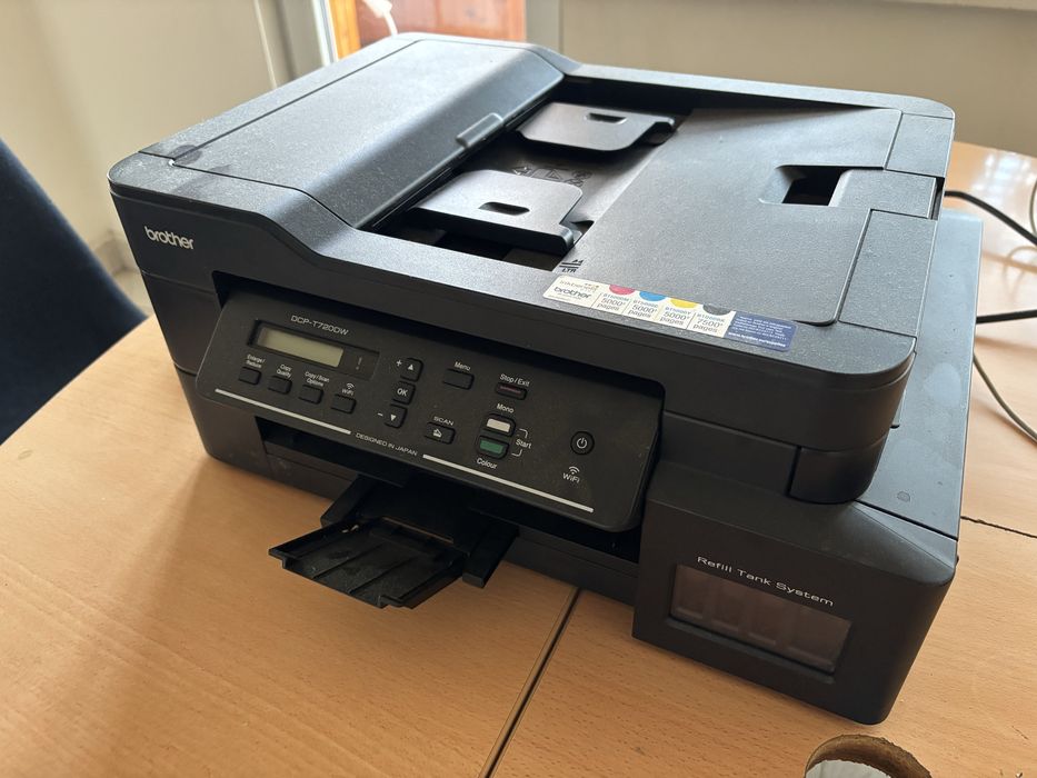 Продавам Принтер Brother DC T720DW Без забележки и с пълни консумативи