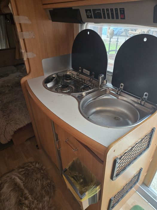 Продавам Каравана