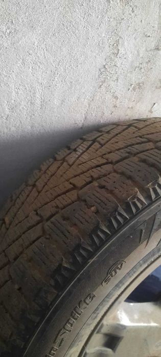 зимние шипованные 265\60\18