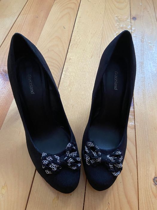 Обувки с висок дебел ток и боти 38н. И нисък ток