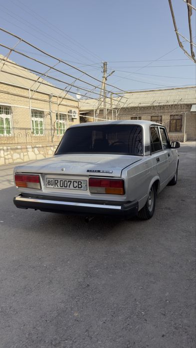Vaz 2107 sotiladi
