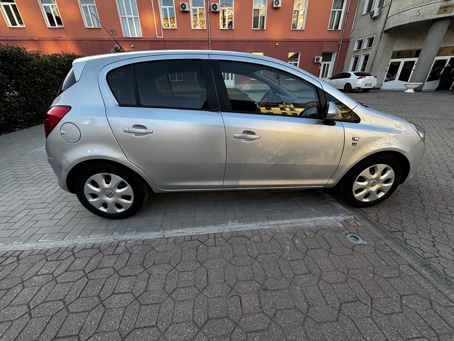 Opel Corsa 1.2 Benzina 2011 | 91k km REALI | AC | COSMO | Inmatriculat