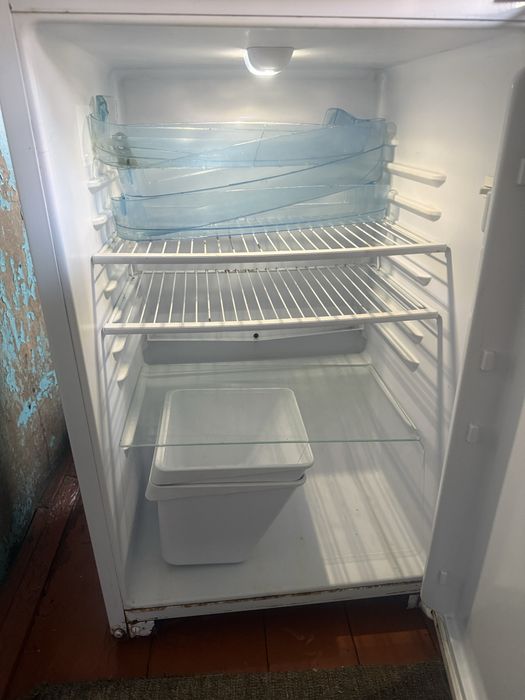 Продам рабочий холодильник