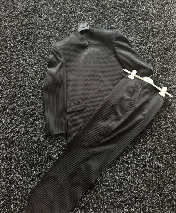 Costum elegant barbat