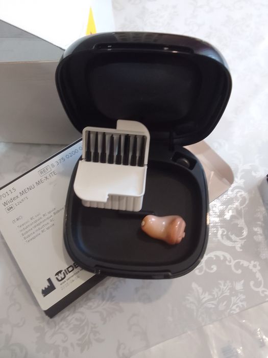 Слуховой аппарат пара две штуки