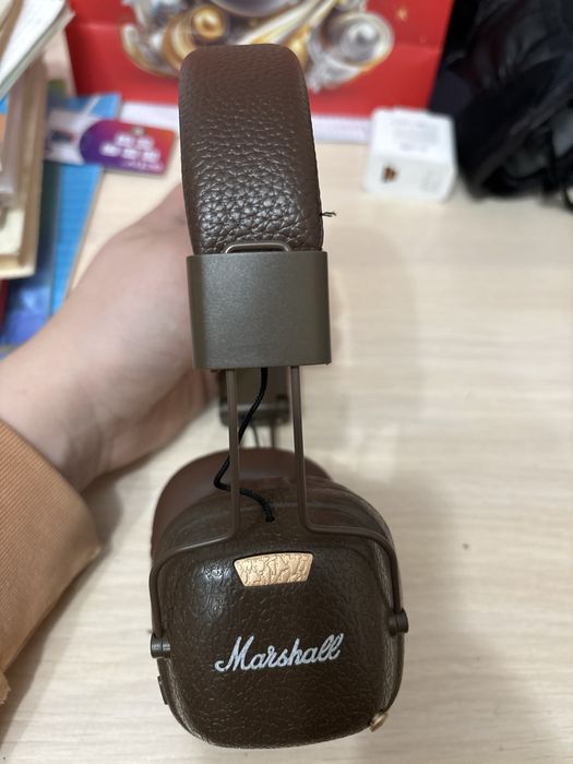 Наушникимачбхалл