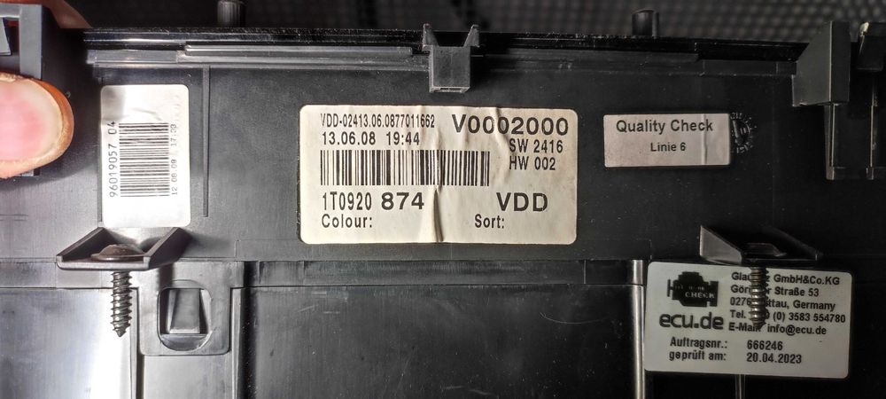 Ceas bord vw touran 1t1 cod 1T0920874