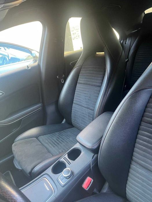 autoturism mercedes benz CLA180