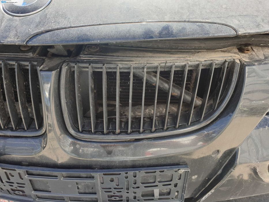 Grila Nara Stanga de pe Bara Spoiler Fata cu Fisura BMW Seria 3 E90 E91 NFL Non Facelift 2004 - 2007 [K7281]