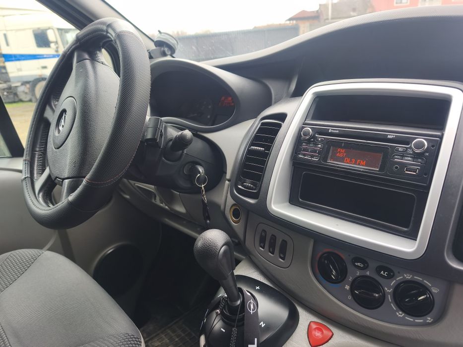 Vând Opel vivaro