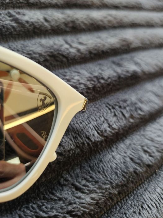 Слънчеви очила Ray-Ban & Ferrari