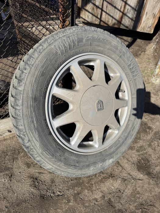 Диски с резиной.