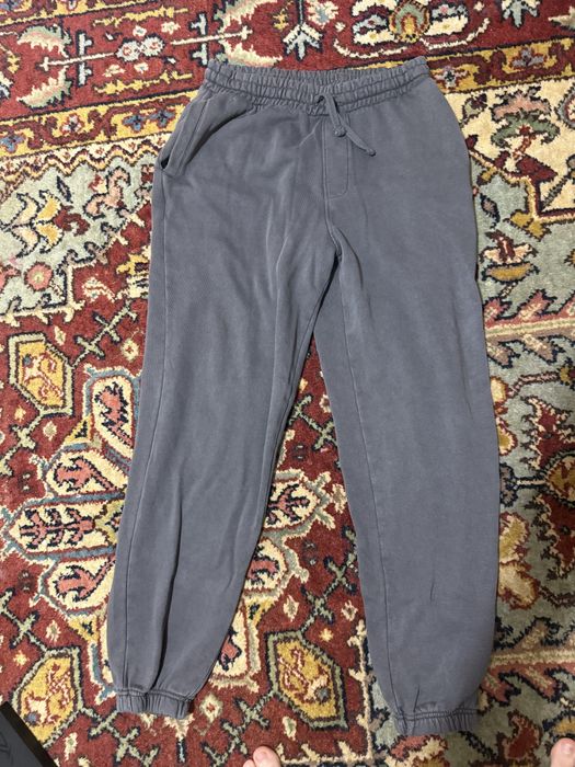 Pantaloni trening ca noi