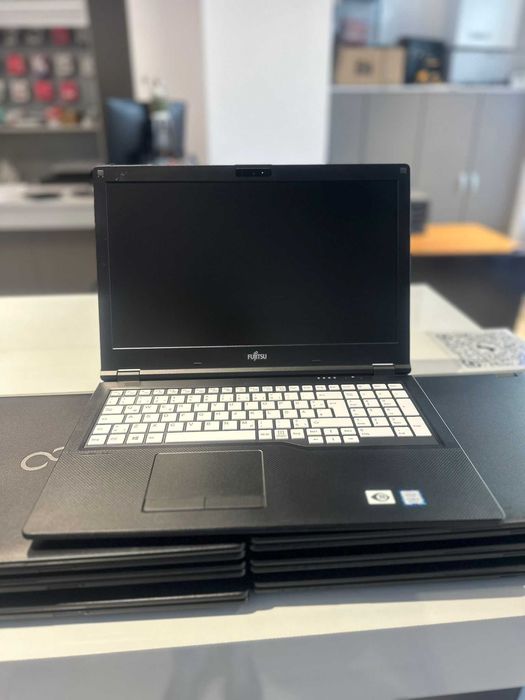 Fujitsu Lifebook E559-i5-8265U-16gb Ram-512Gb Ssd
