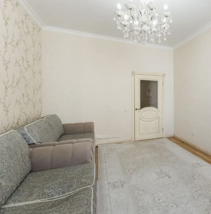 Бесплатно отдам диваны и кресло.