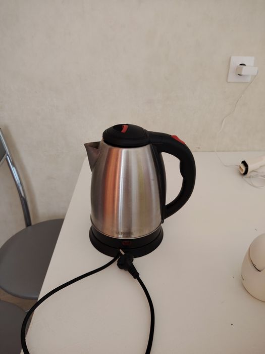 Продам чайник электрический