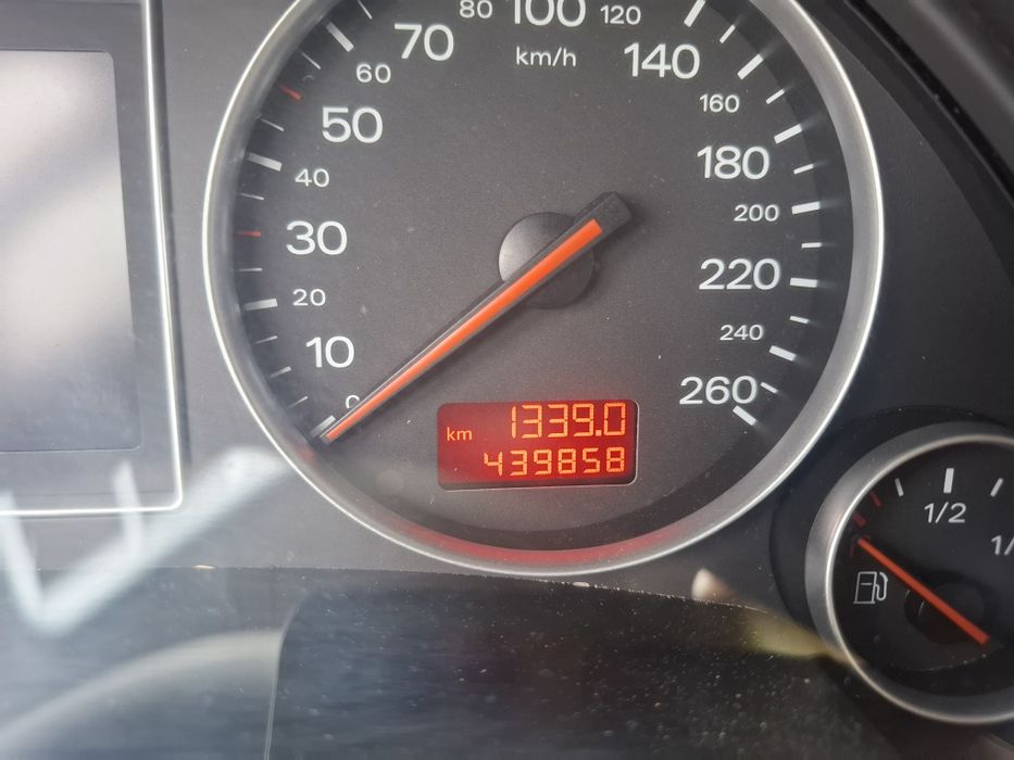 Vând Audi A4 b6 1.9tdi