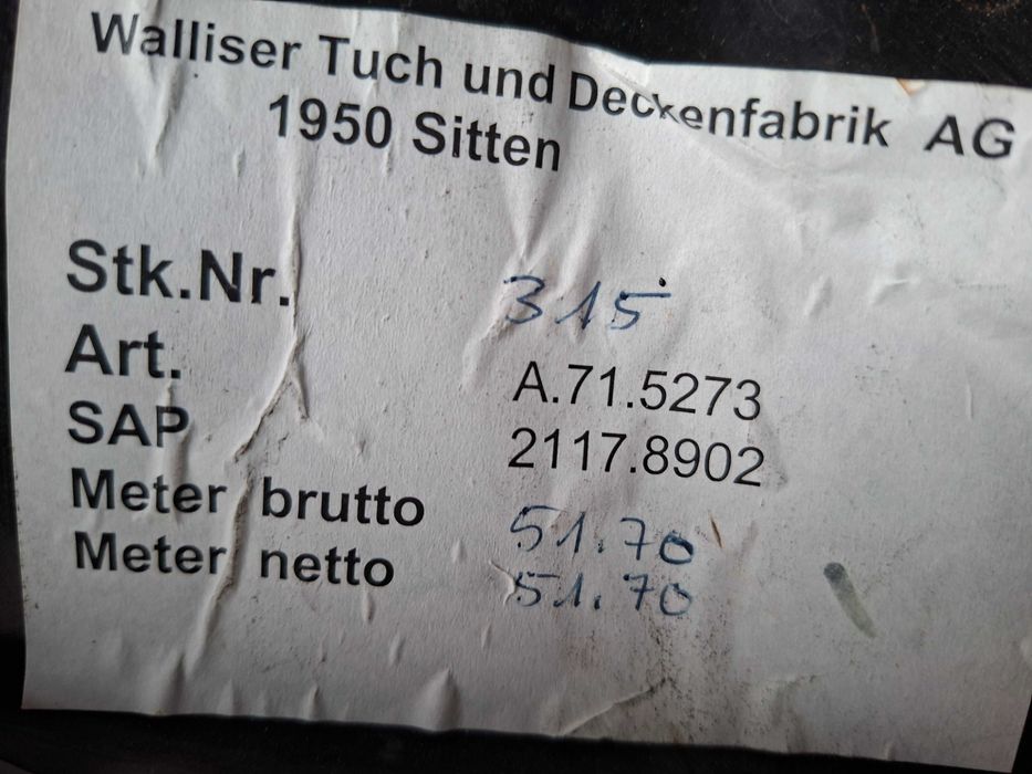 Продавам вълнен плат,швейцарско производство