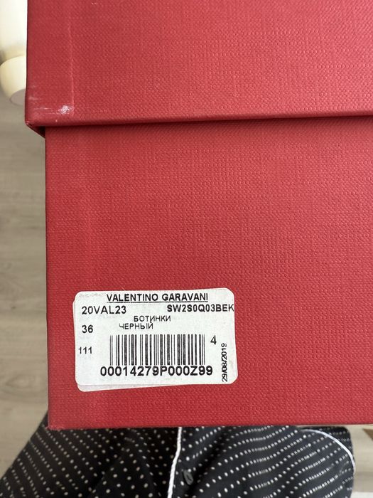 Продам ботинки Valentino