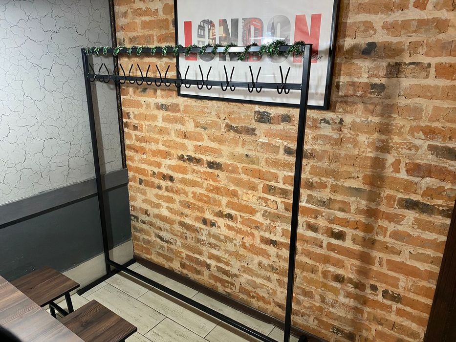 Продам вешалку новую