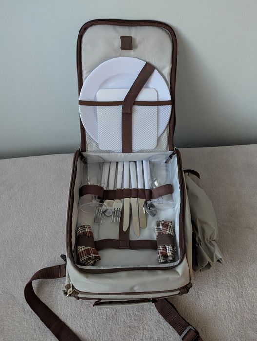 Чанта за пикник с комплект за хранене | Като нова