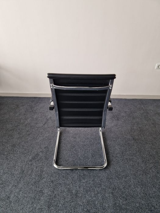 Ofis uchun sifatli stullar — Holati ideal (2 oy ishlatilgan)