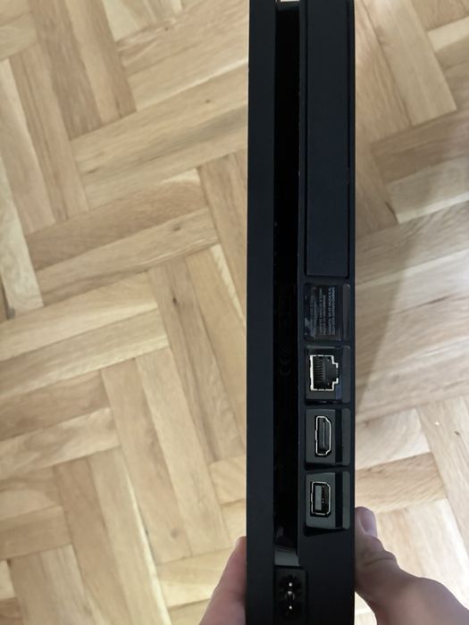 Sony playstation 4 Slim