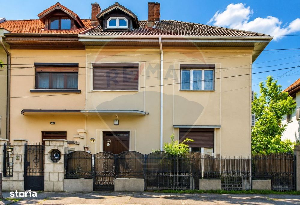 Vila generoasa cu 5 camere si curte, de vanzare in zona 13 Septembrie