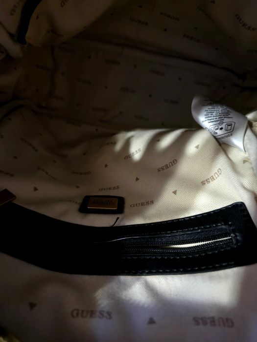 Дамска раница Guess