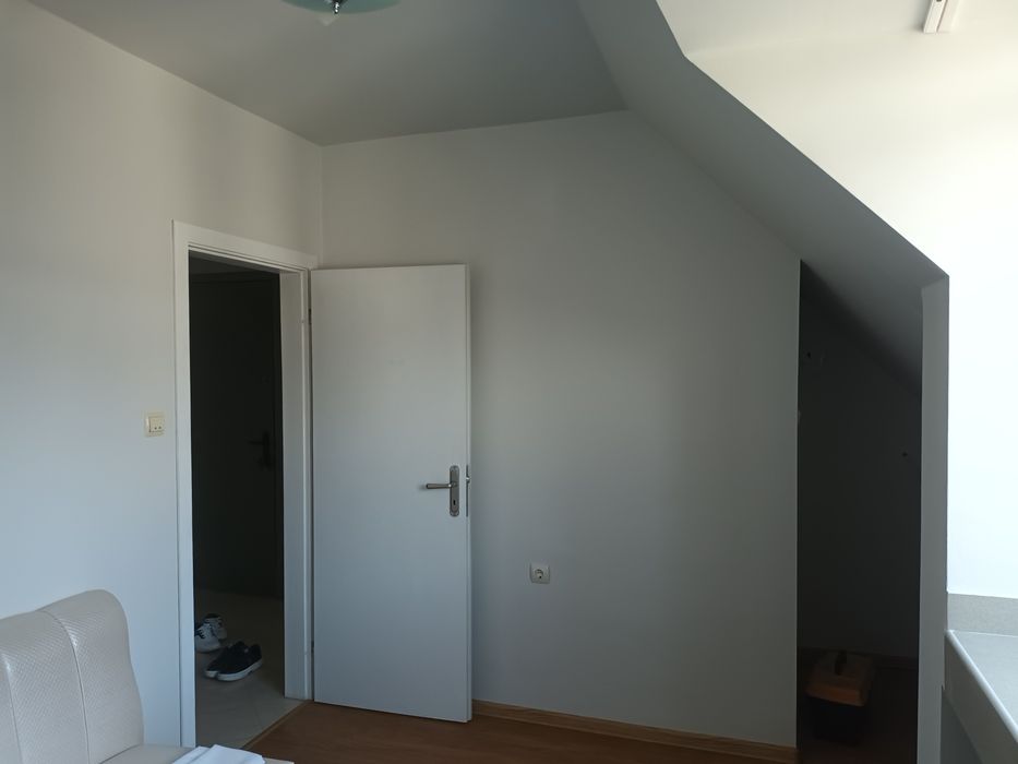 Дава се под наем Четиристаен апартамент в Силистра, Център - 106 кв.м за 280.5 € - Снимка #2