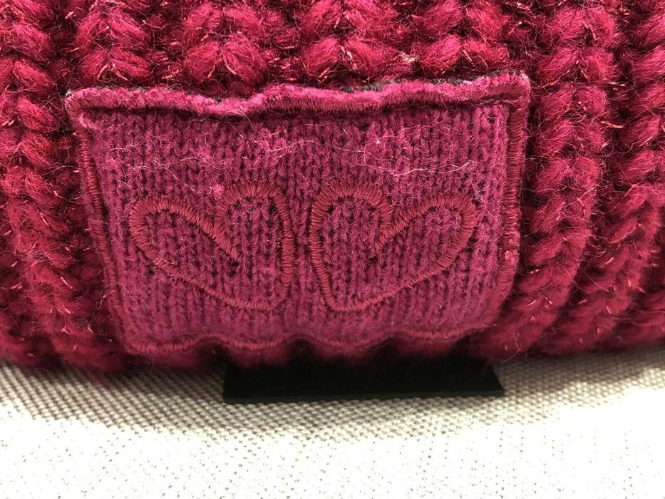 Caciula dama din lana ...cu inimioare !