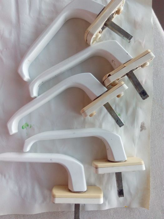 Стандартни дръжки за прозорец