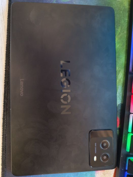 Lenovo legion y700