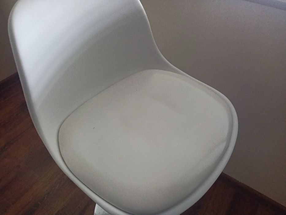 Бар столове – комплект от 4 бр. в много добро състояние