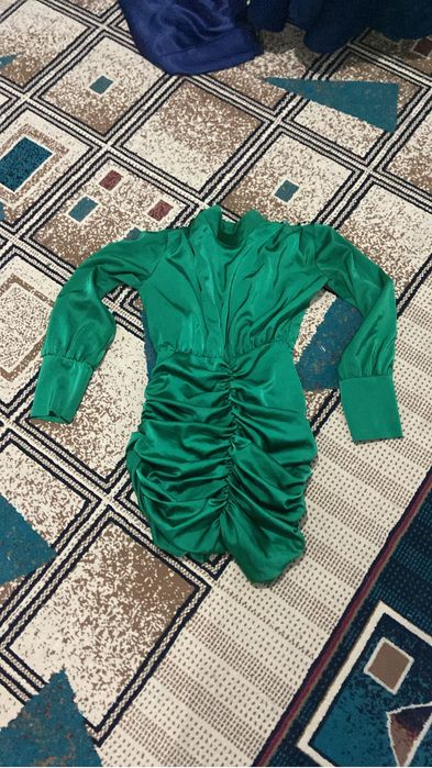 Платья в отличном состояний