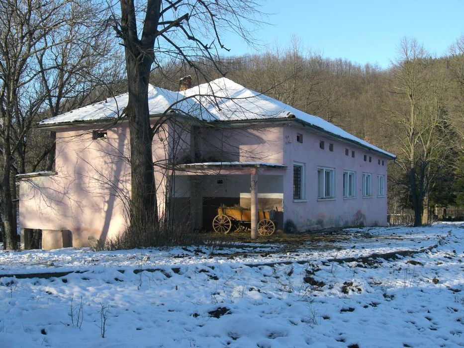 Продава се Промишлена сграда в с. Велчево, Област Ловеч - 23590 кв.м за 17 €/кв.м - Снимка #6