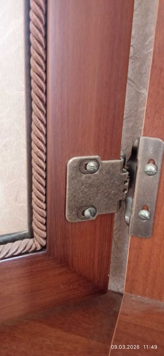 Сервант витрина с подсветкой