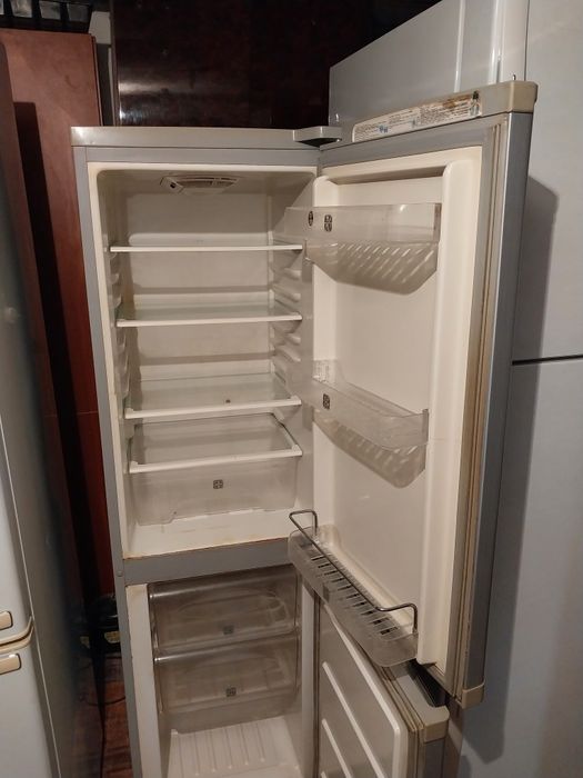 Холодильник Samsung