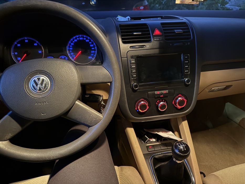 Продавам голф 5 на части или цял 1.9TDI 105к.с BKC