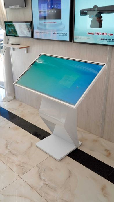 Сенсорный горизонтальный инфокиоск ING32″