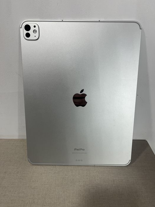 Apple iPad Pro 13” 2024 M4 94 cicluri 512GB Produs In Stare Pefecta