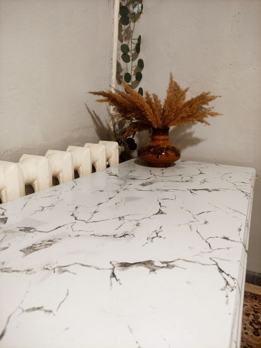 Столик на продажу