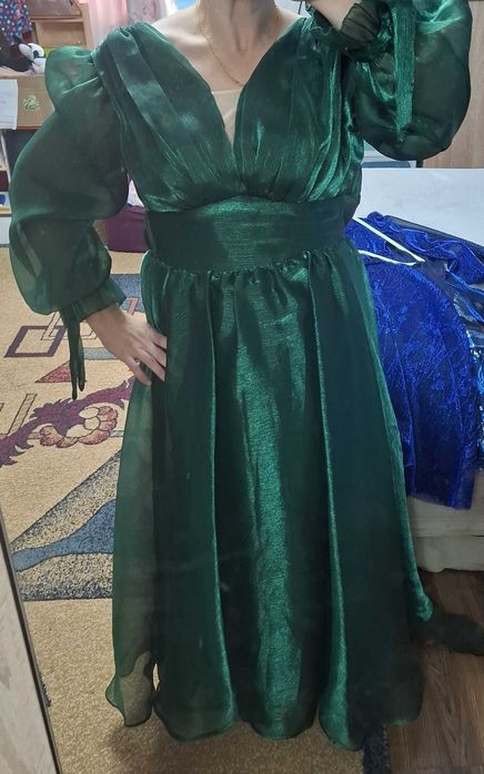 Rochie eleganta superba, de tul verde lucios, LaFaba Ecrin, L-40