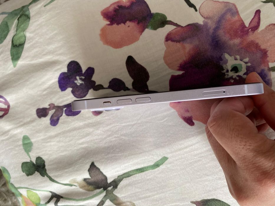 Продам iPhone 14. Никакого брака нет