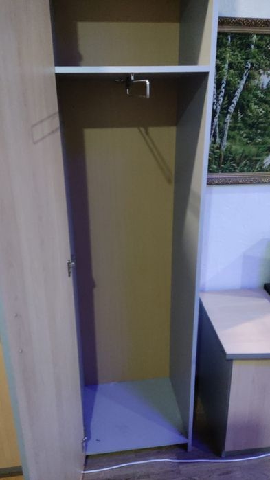 Продам шкафы и тумбу