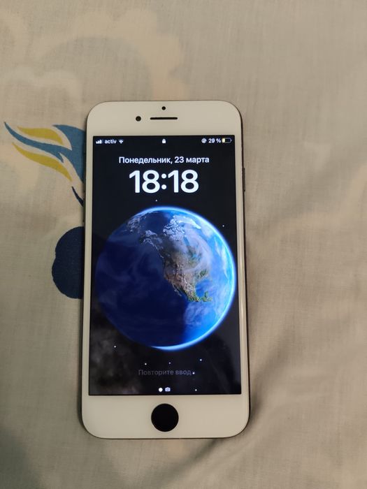 Айфон 8 қатпайды устауға жарайды