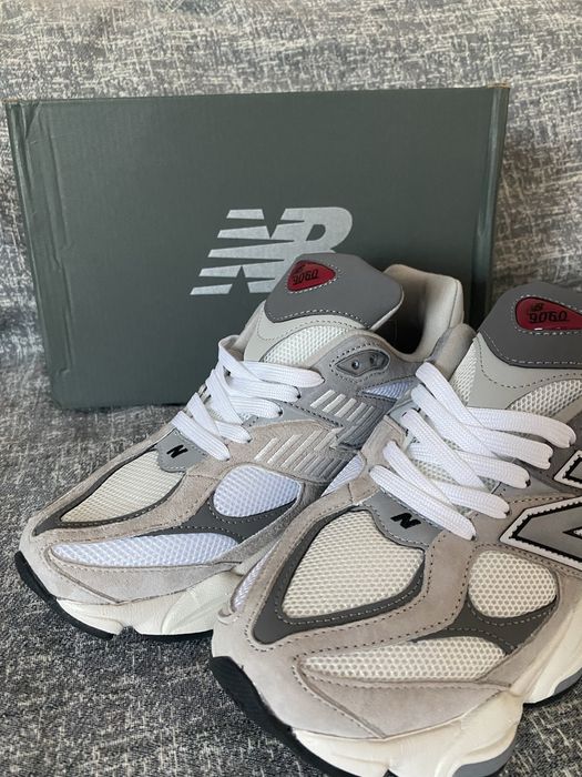 New Balance 9060-EU 42-Noi, cu cuite si etichete