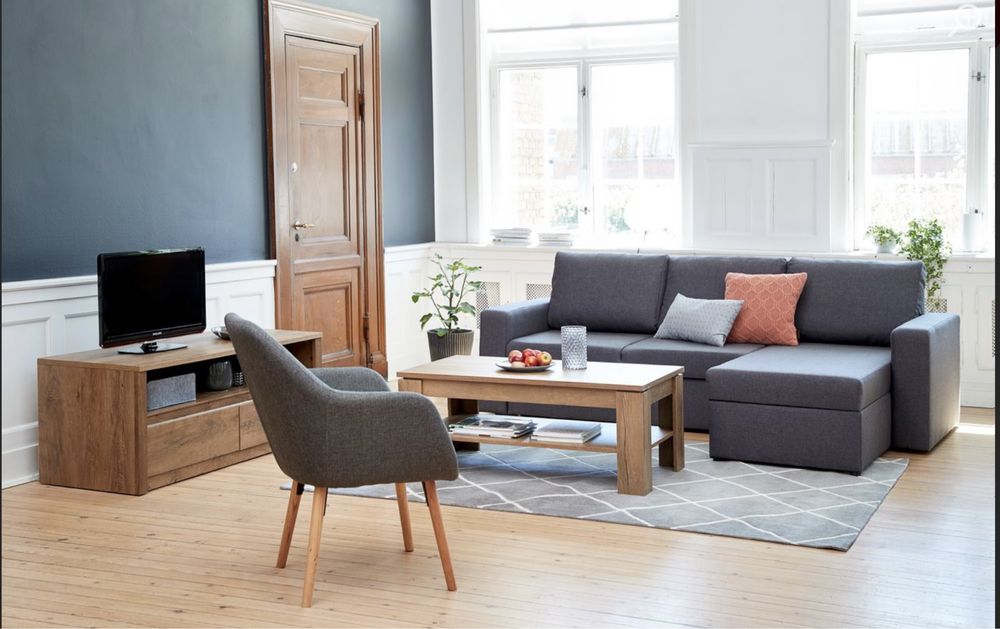 Чисто нова холна маса JYSK